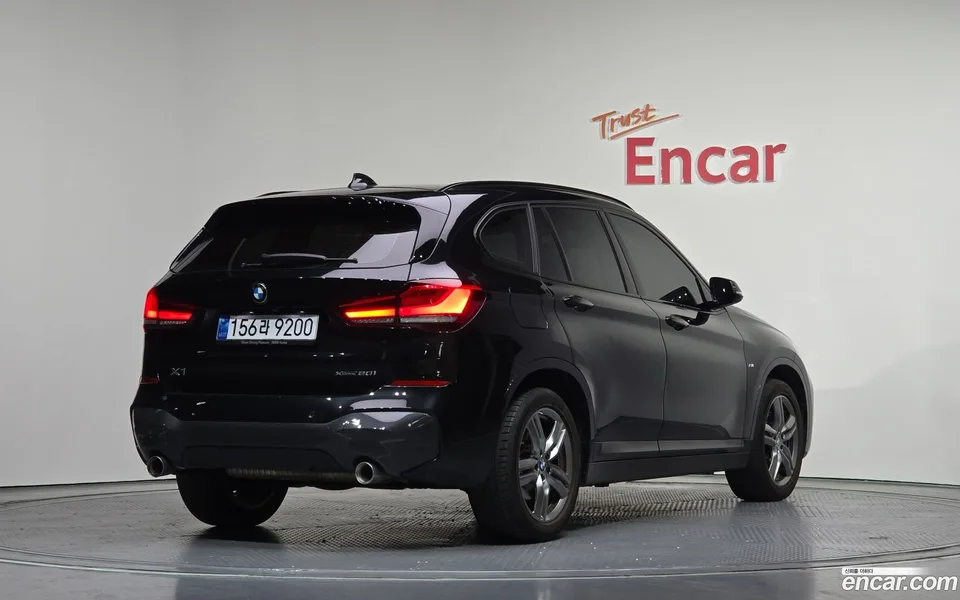 BMW X1 xDrive 20i M 2022 — миниатюра 2
