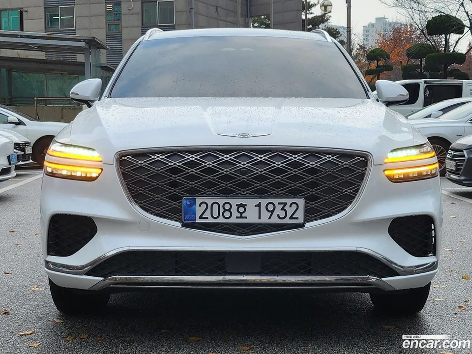 Genesis GV70 2.5T AWD 2025 — фото 1, купить с доставкой в Москву