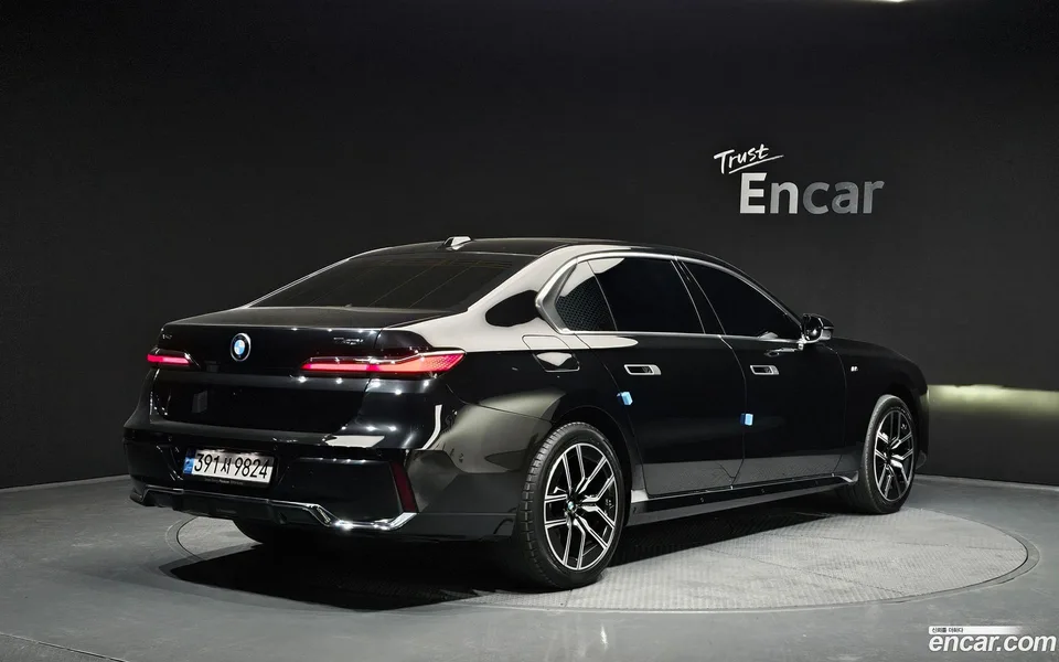 BMW 7 Series 740i xDrive M 2024 — миниатюра 2