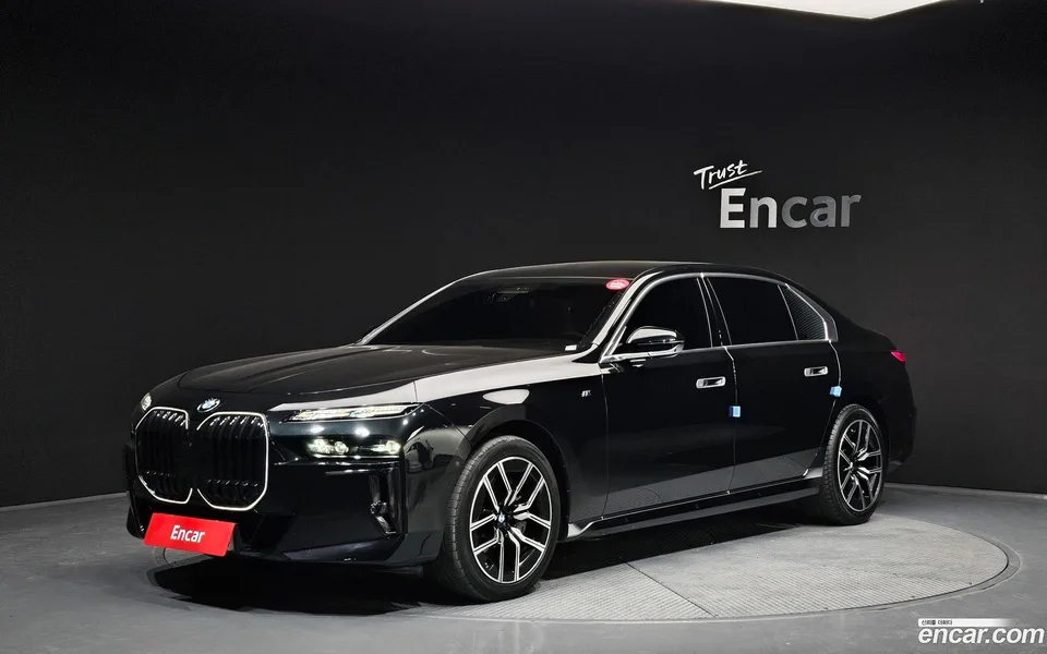 BMW 7 Series 740i xDrive M 2024 — фото 1, купить с доставкой в Москву