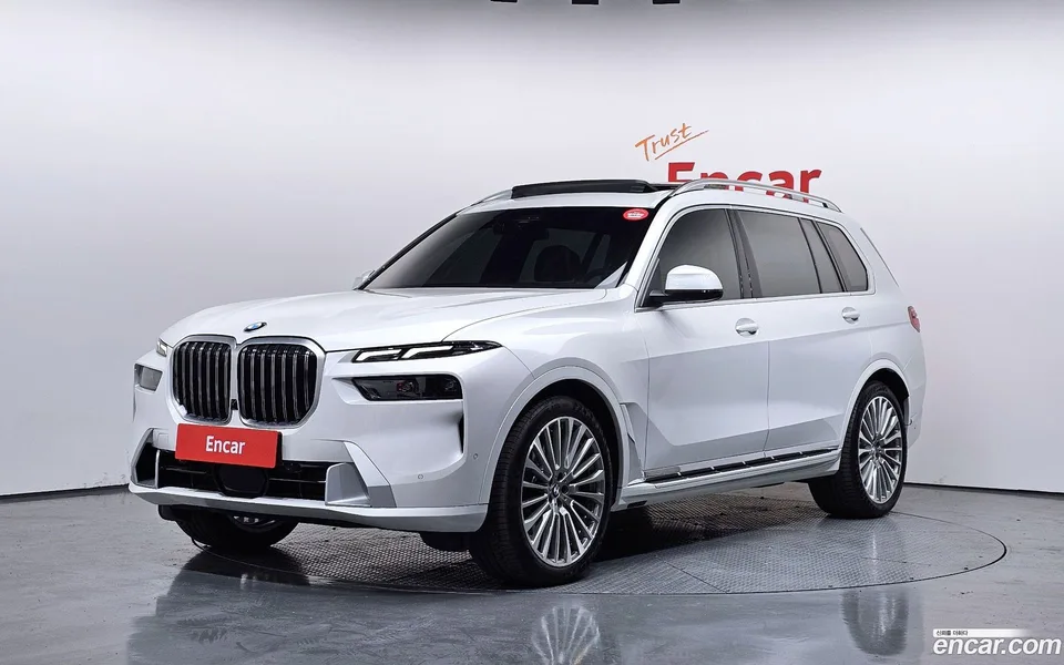 BMW X7 xDrive 40d 7 2024 — фото 1, купить с доставкой в Москву