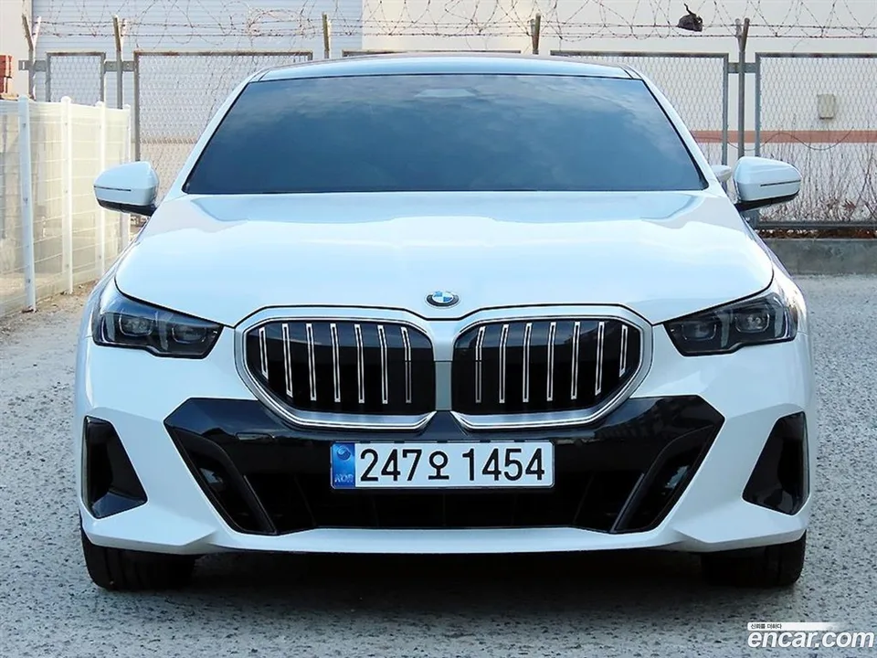 BMW 5 Series 520i M 2025 — миниатюра 3