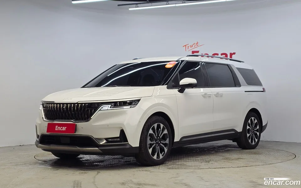 Kia Carnival 9 2023 — фото 1, купить с доставкой в Москву