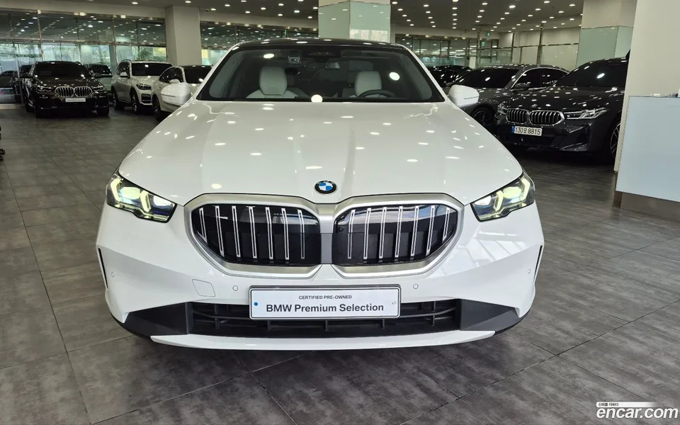 BMW 5 Series 520i 2025 — миниатюра 2