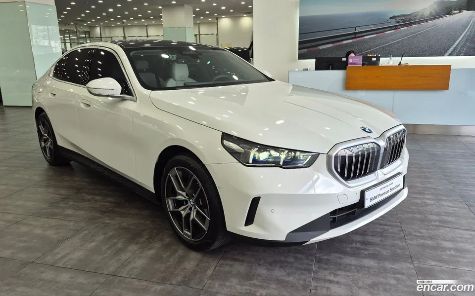 BMW 5 Series 520i 2025 — миниатюра 3