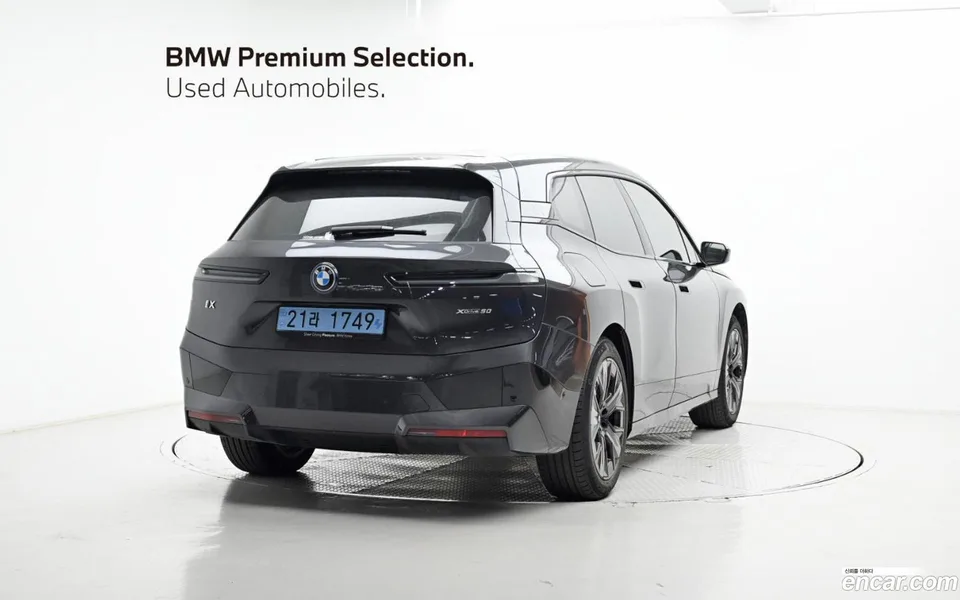 BMW iX xDrive50 2025 — миниатюра 2