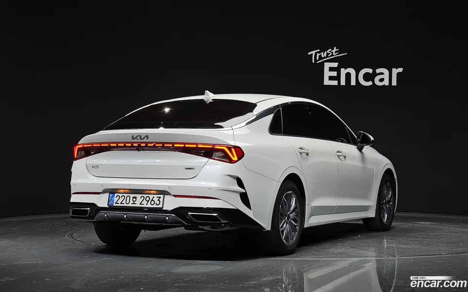 Kia K5 Hybrid 2023 — миниатюра 2