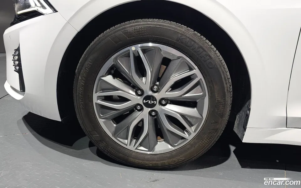 Kia K5 Hybrid 2023 — миниатюра 5