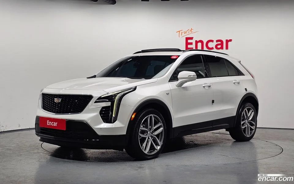 Cadillac XT4 2.0 AWD 2022 — фото 1, купить с доставкой в Москву