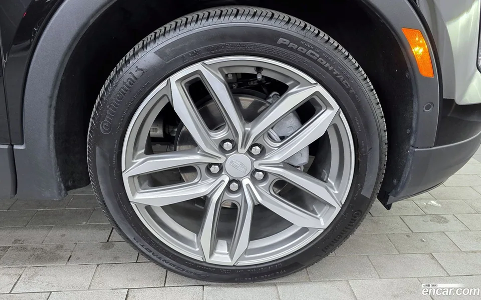Cadillac XT4 2.0 AWD 2023 — миниатюра 5