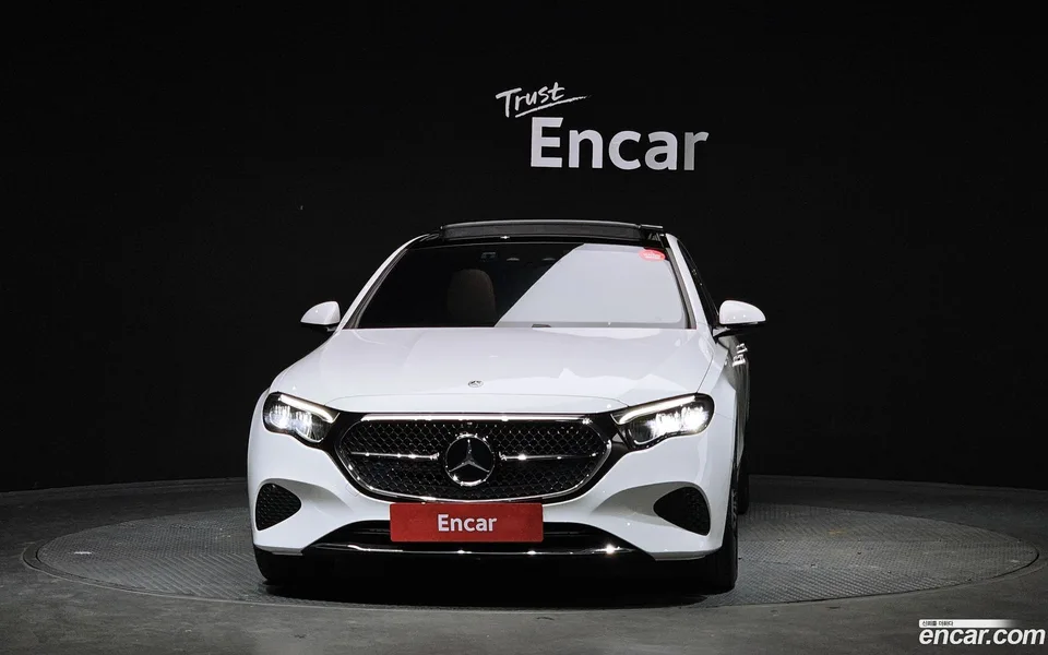 Mercedes-Benz E-Class E200 2024 — миниатюра 3