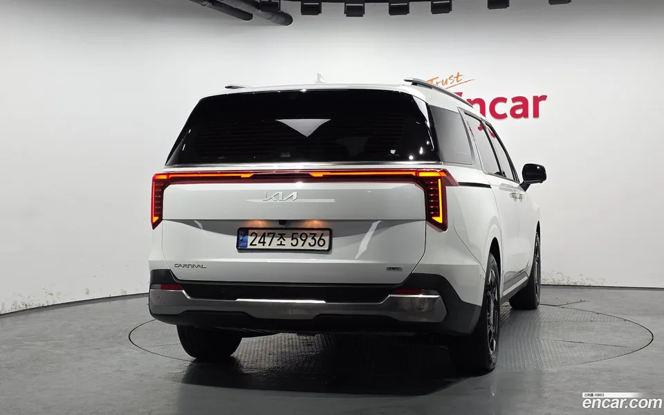 Kia Carnival HEV 9 2024 — миниатюра 4