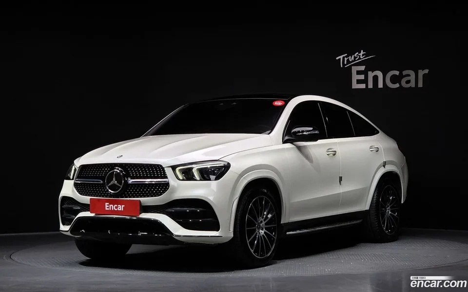 Mercedes-Benz GLE-Class GLE400d 4MATIC 2022 — фото 1, купить с доставкой в Москву