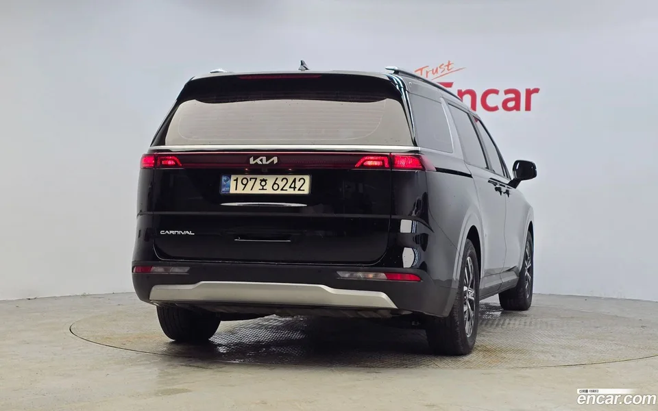 Kia Carnival 9 2022 — миниатюра 4