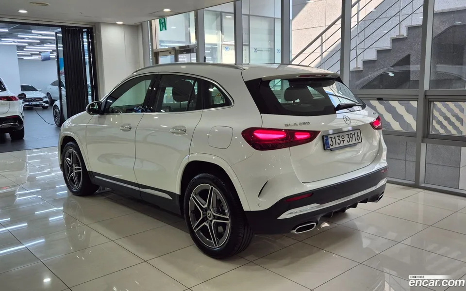 Mercedes-Benz GLA-Class GLA250 4MATIC 2025 — миниатюра 3