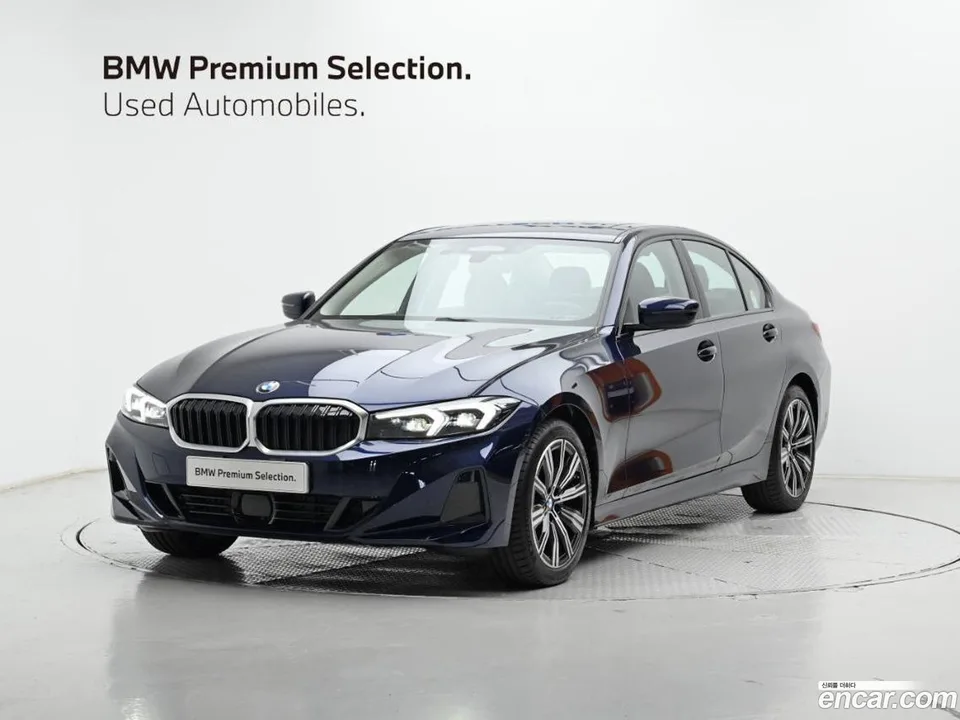 BMW 3 Series 320i 2025 — фото 1, купить с доставкой в Москву