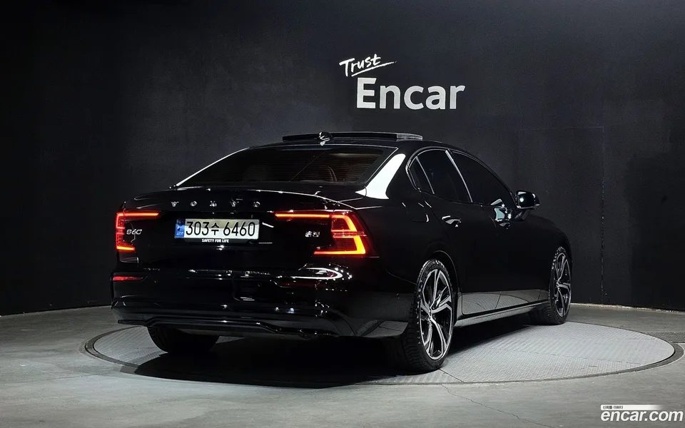 Volvo S60 B5 2023 — миниатюра 2