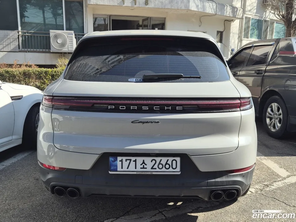 Porsche Cayenne 3.0 2025 — миниатюра 3