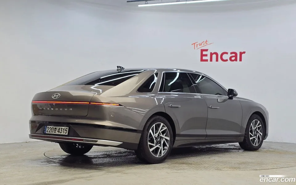 Hyundai Grandeur 2.5 2WD 2023 — миниатюра 2