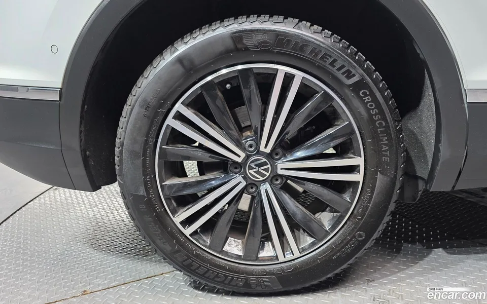 Volkswagen Tiguan 2.0 TDI 2023 — миниатюра 5