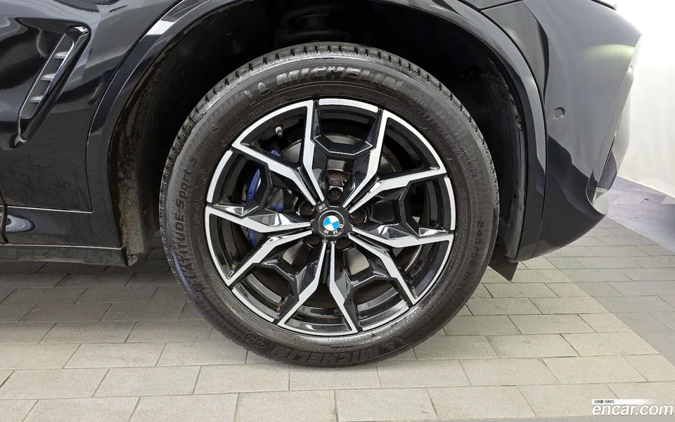 BMW X4 xDrive20i M 2023 — миниатюра 5