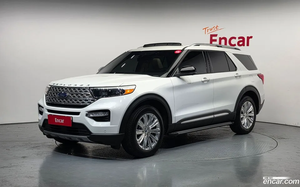 Ford Explorer 2.3 4WD 2023 — фото 1, купить с доставкой в Москву