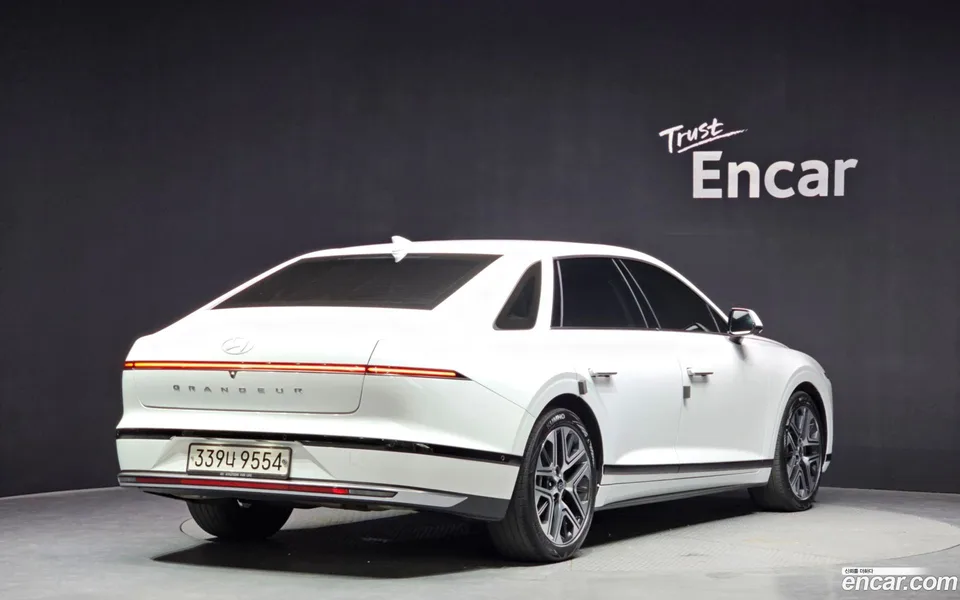 Hyundai Grandeur 2.5 2WD 2023 — миниатюра 2