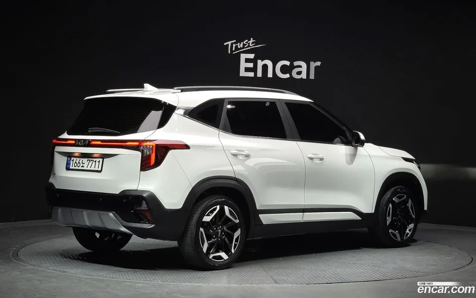 Kia Seltos 1.6 2WD 2023 — миниатюра 2