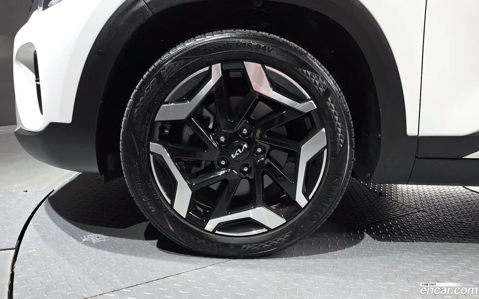 Kia Seltos 1.6 2WD 2023 — миниатюра 5