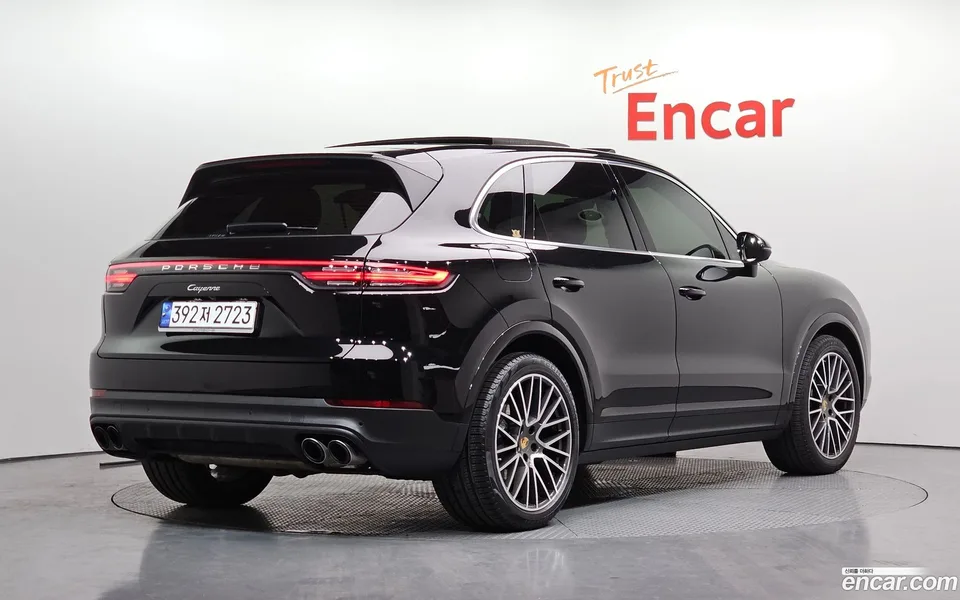 Porsche Cayenne 3.0 2023 — миниатюра 2