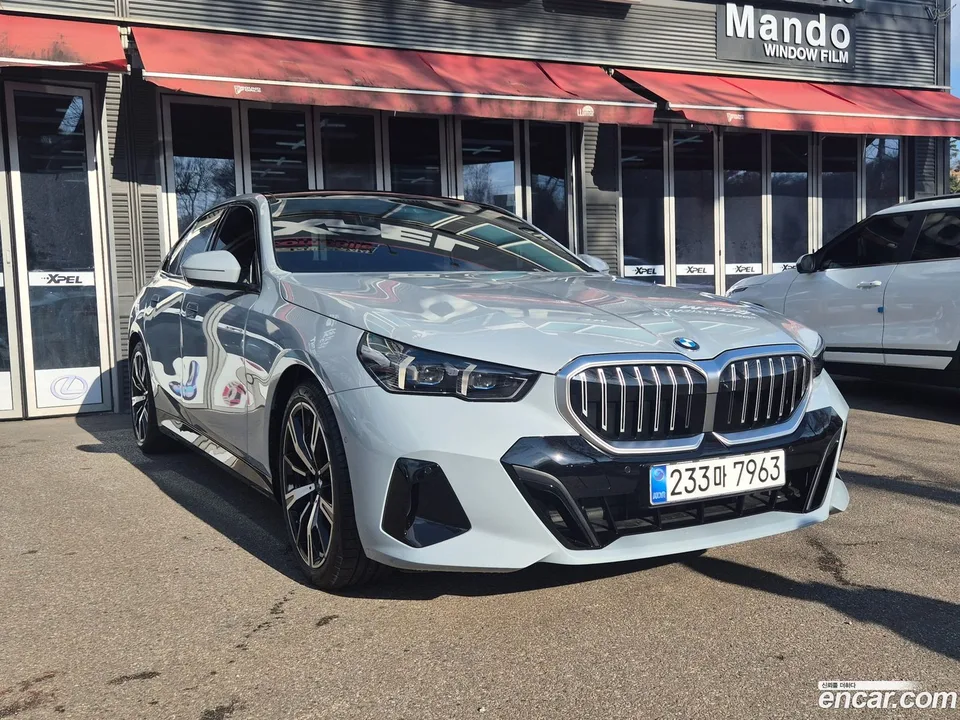 BMW 5 Series 530i xDrive M 2025 — миниатюра 3