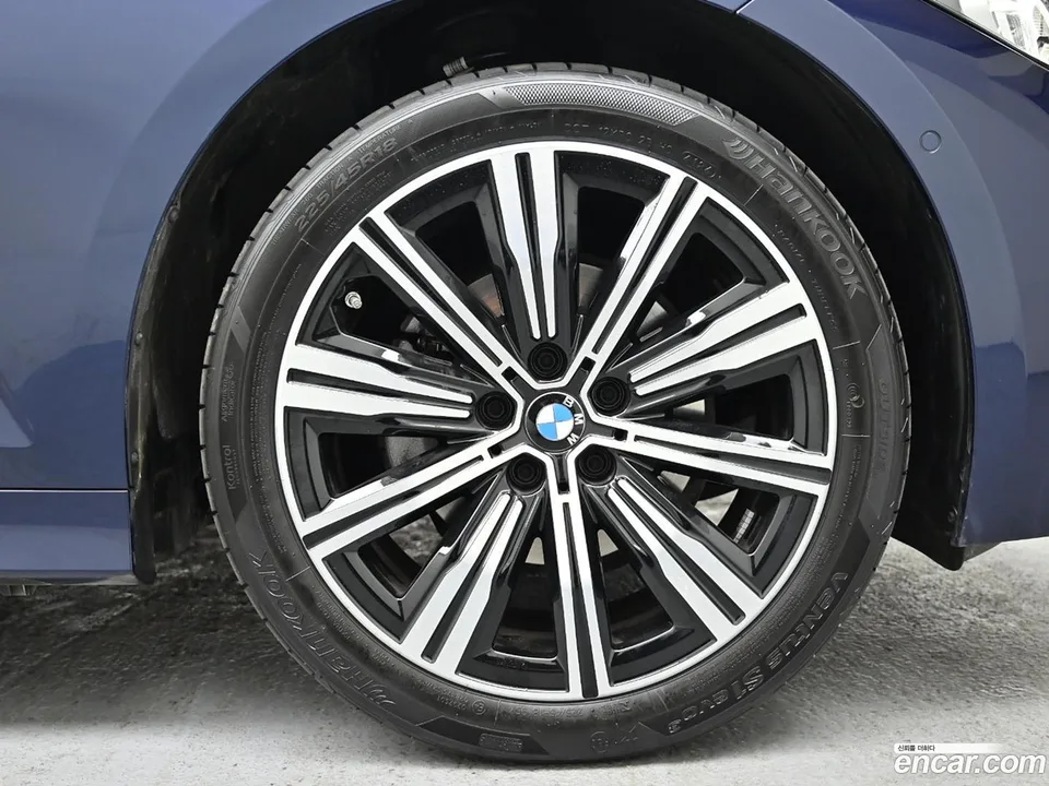 BMW 3 Series 320i 2025 — миниатюра 5