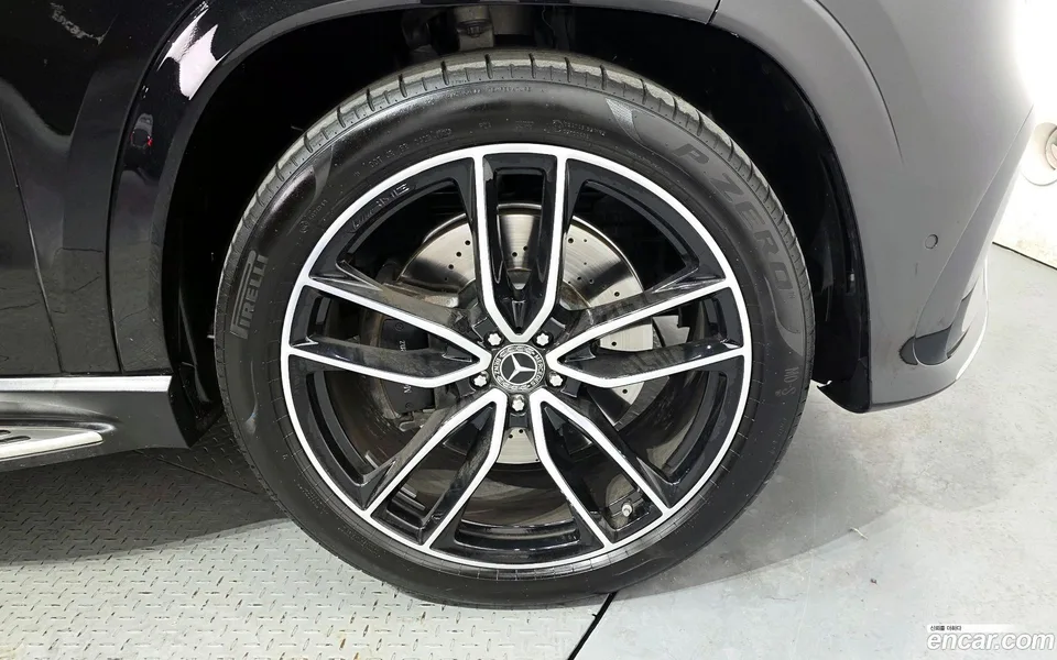 Mercedes-Benz GLS-Class GLS580 4MATIC 2024 — миниатюра 5