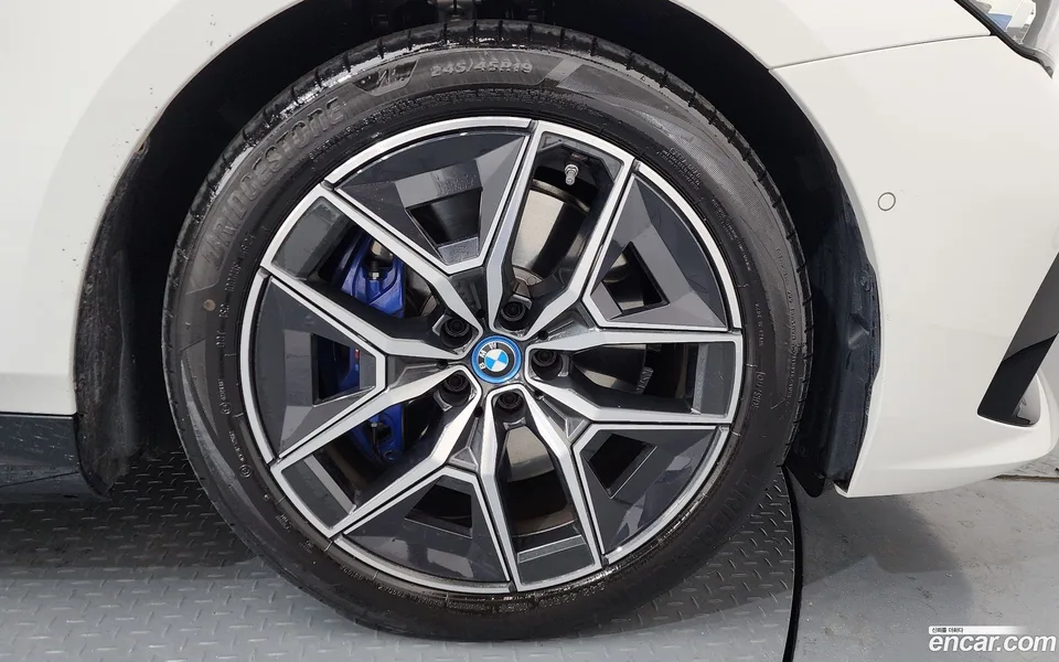 BMW i5 eDrive 40 M 2025 — миниатюра 5