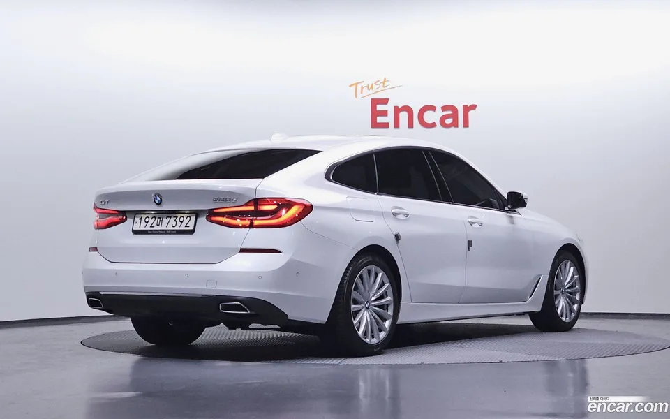 BMW 6 Series GT 620d 2023 — миниатюра 2