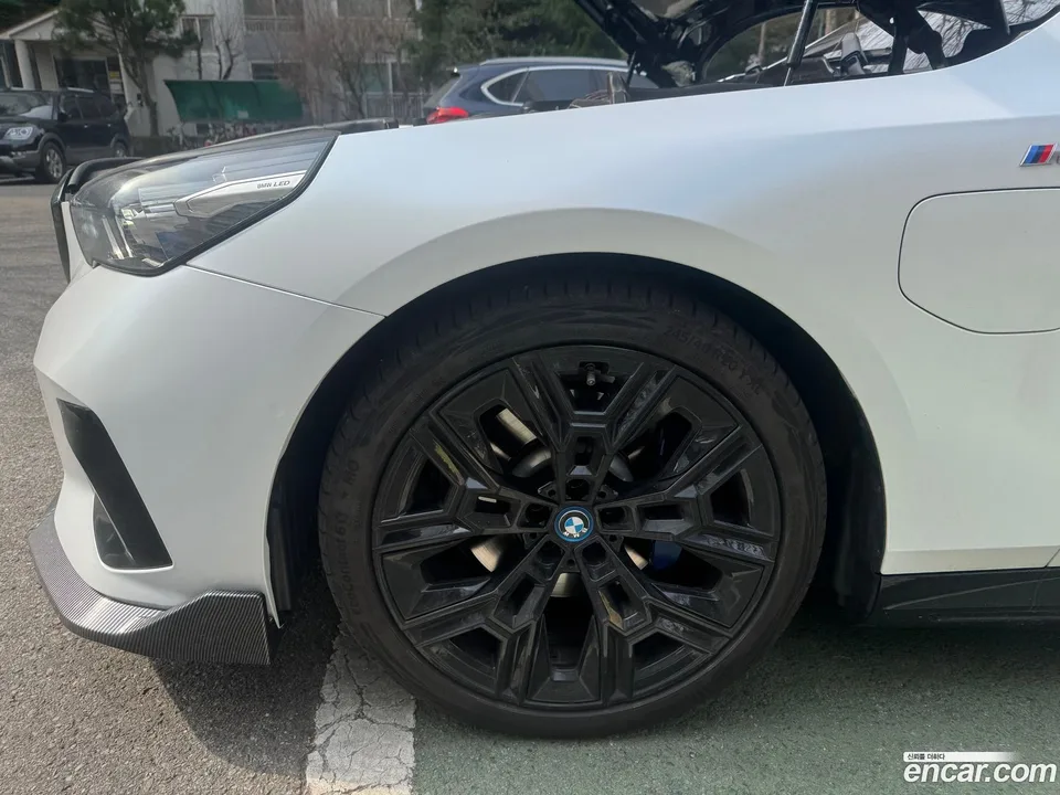BMW 5 Series 530e M 2025 — миниатюра 3
