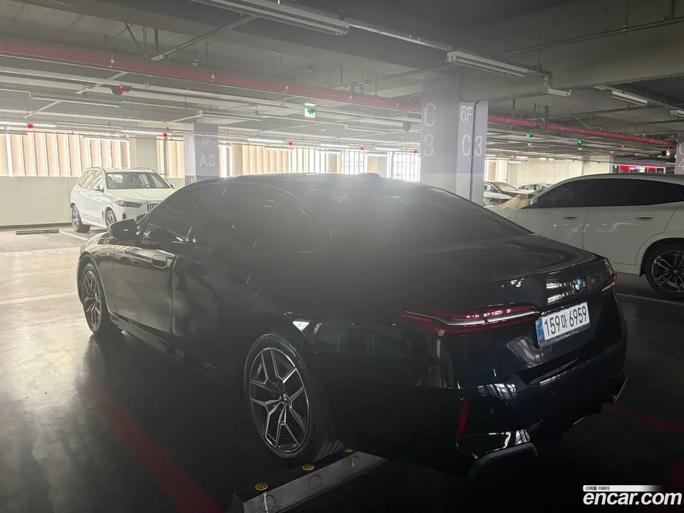 BMW 5 Series 523d M 2026 — миниатюра 5