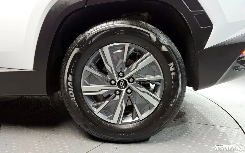 Hyundai Tucson Hybrid 2WD 2023 — миниатюра 5
