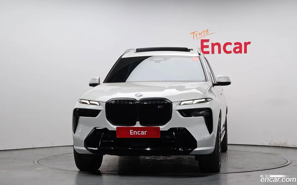 BMW X7 xDrive 40i M 6 2023 — миниатюра 3