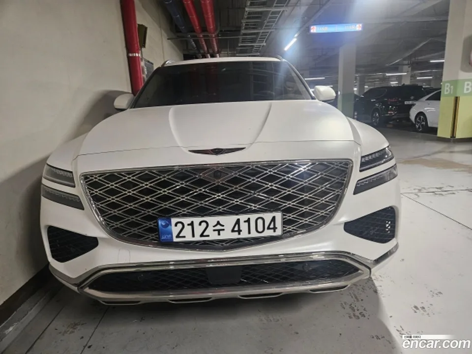 Genesis GV80 2.5T 2WD 2024 — фото 1, купить с доставкой в Москву