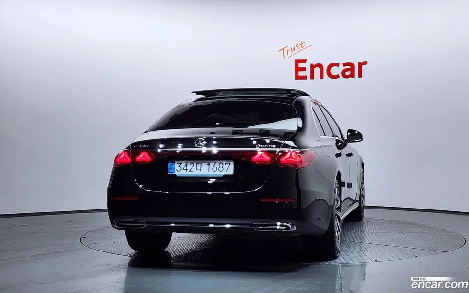 Mercedes-Benz E-Class E300 4MATIC 2026 — миниатюра 4