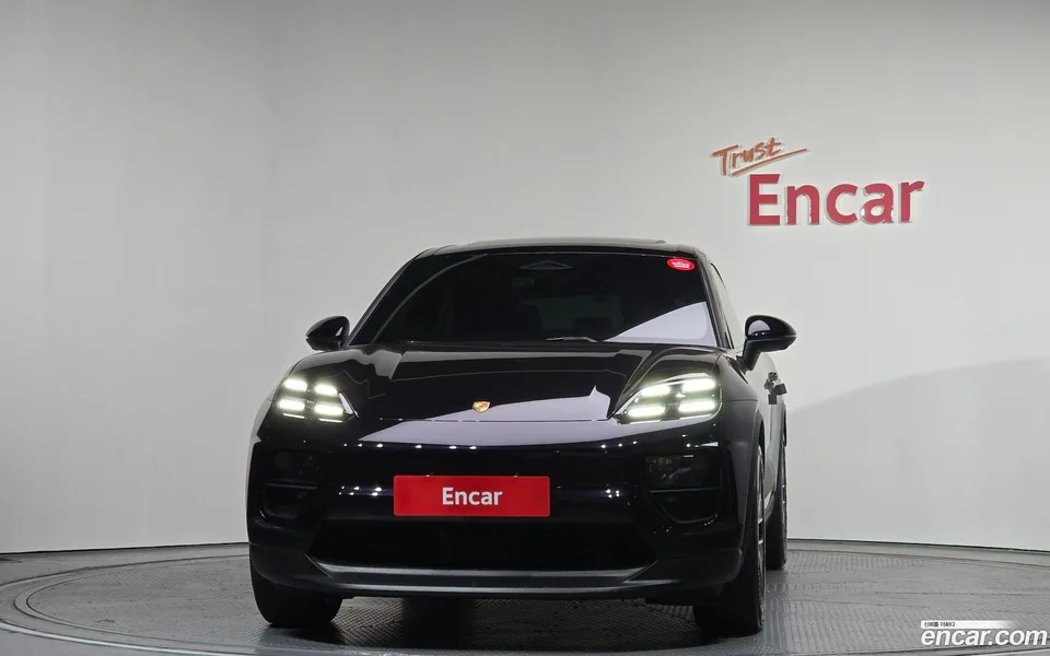 Porsche Macan Electric 4 2025 — миниатюра 3