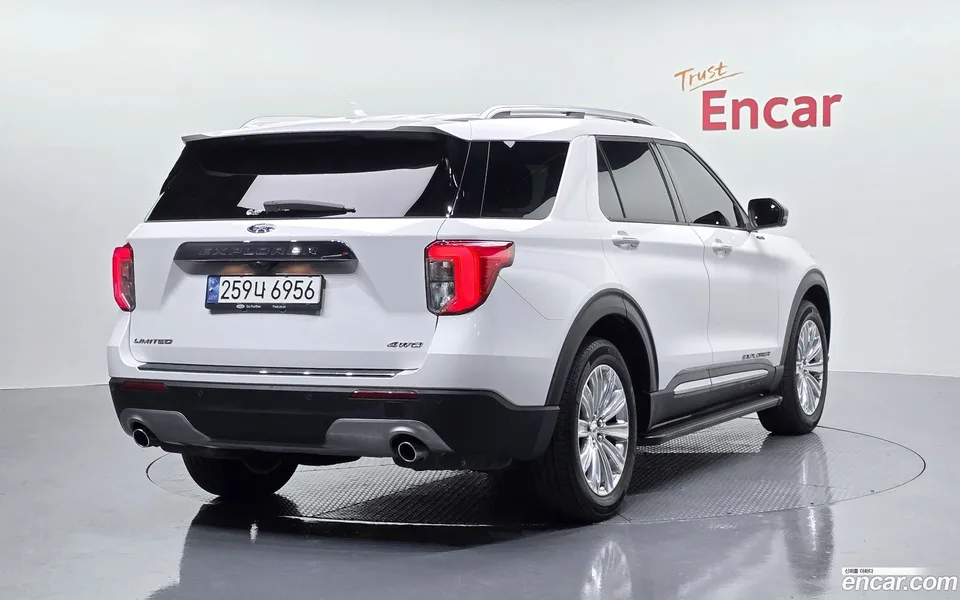 Ford Explorer 2.3 4WD 2023 — миниатюра 2