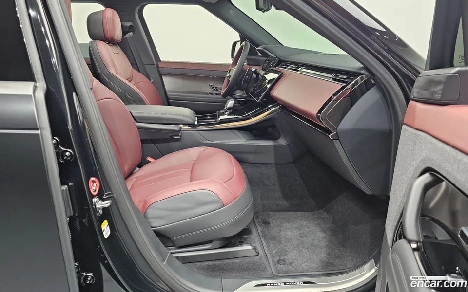 Land Rover Range Rover Sport P550E HSE 2025 — миниатюра 3