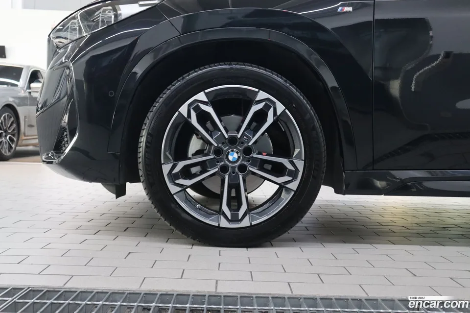 BMW X1 xDrive 20i M 2024 — миниатюра 5