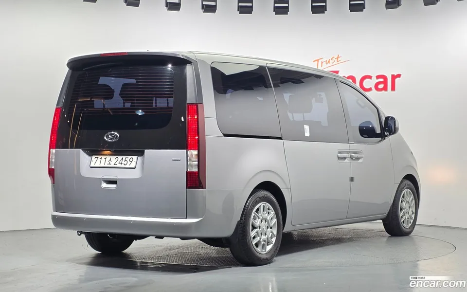 Hyundai Staria 4WD 11 2023 — миниатюра 2