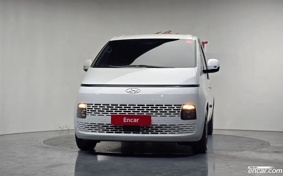 Hyundai Staria 3 2023 — миниатюра 3