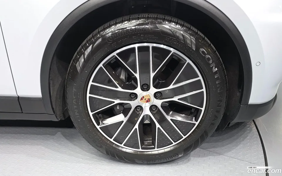 Porsche Macan Electric 4 2025 — миниатюра 5