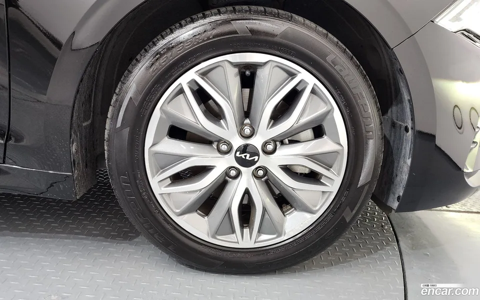 Kia K5 Hybrid 2023 — миниатюра 5