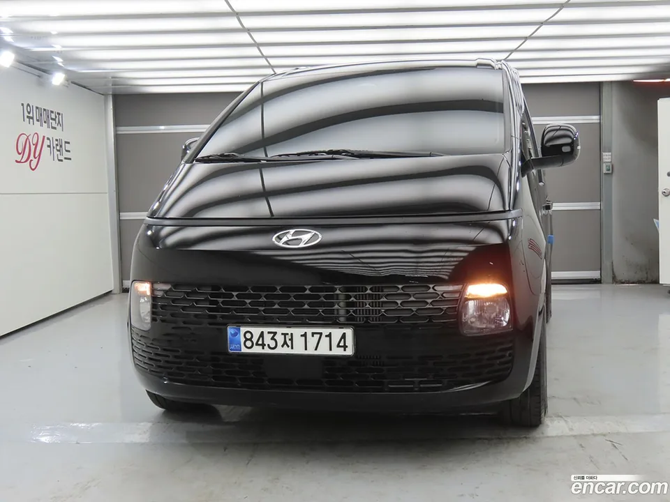 Hyundai Staria 3 2023 — миниатюра 2